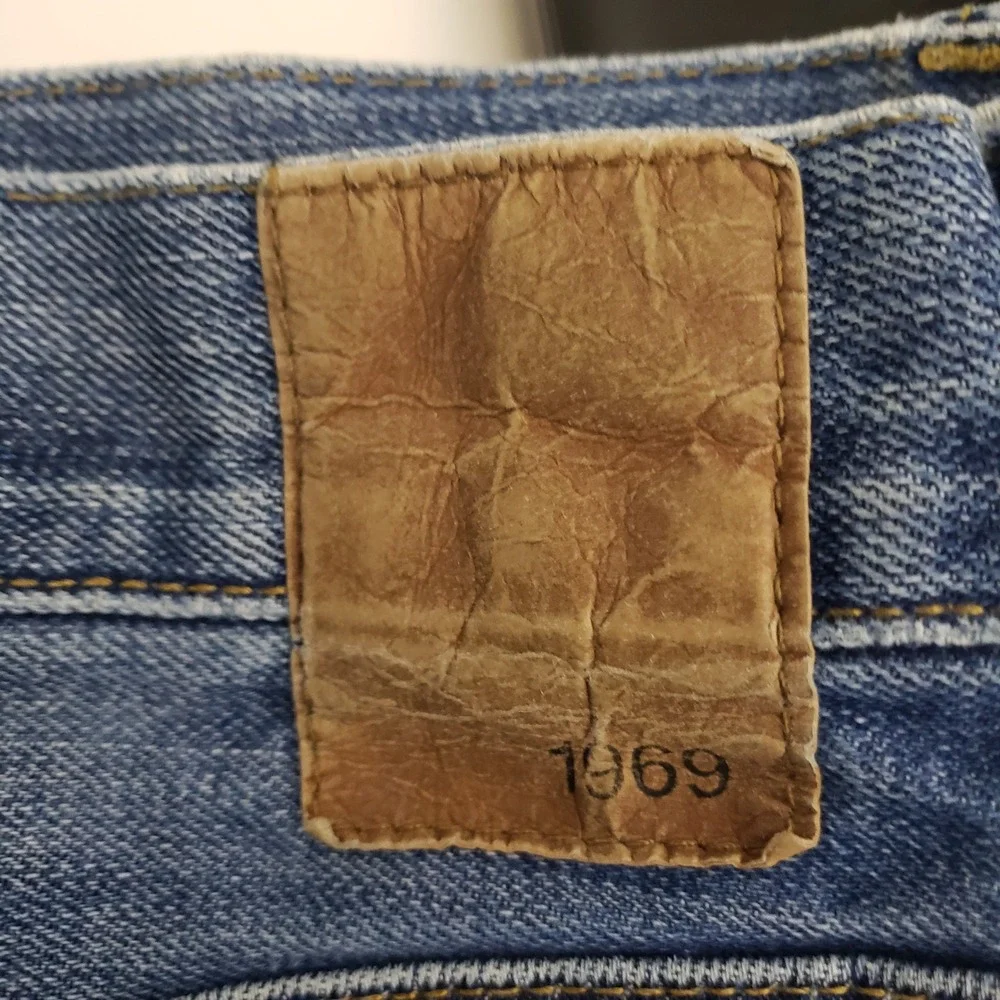 Gap 1969 Slim Jeans Mens 38x30 Blue Medium‎ Wash Cotton Denim Distressed Hem